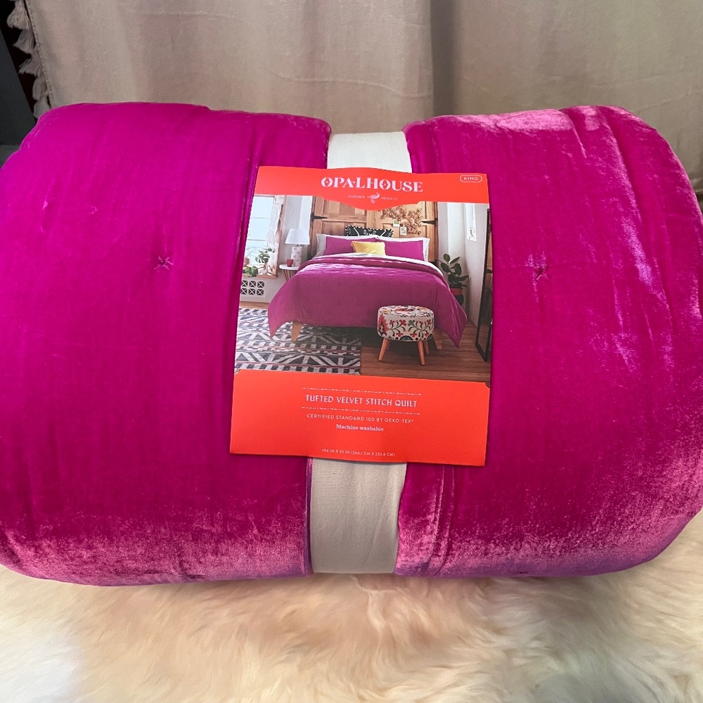 Opalhouse Fuchsia Tufted Velvet Stitch King Quilt with Shams